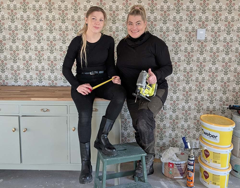 <p data-block-key="uz1m8">Jenna Tallberg ja Kirsi Laamanen Remppacornerissa.</p>